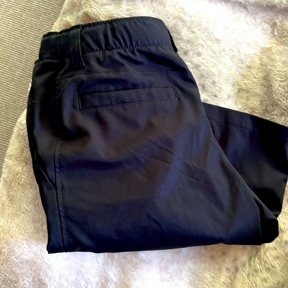 Boys under Armour short size 14